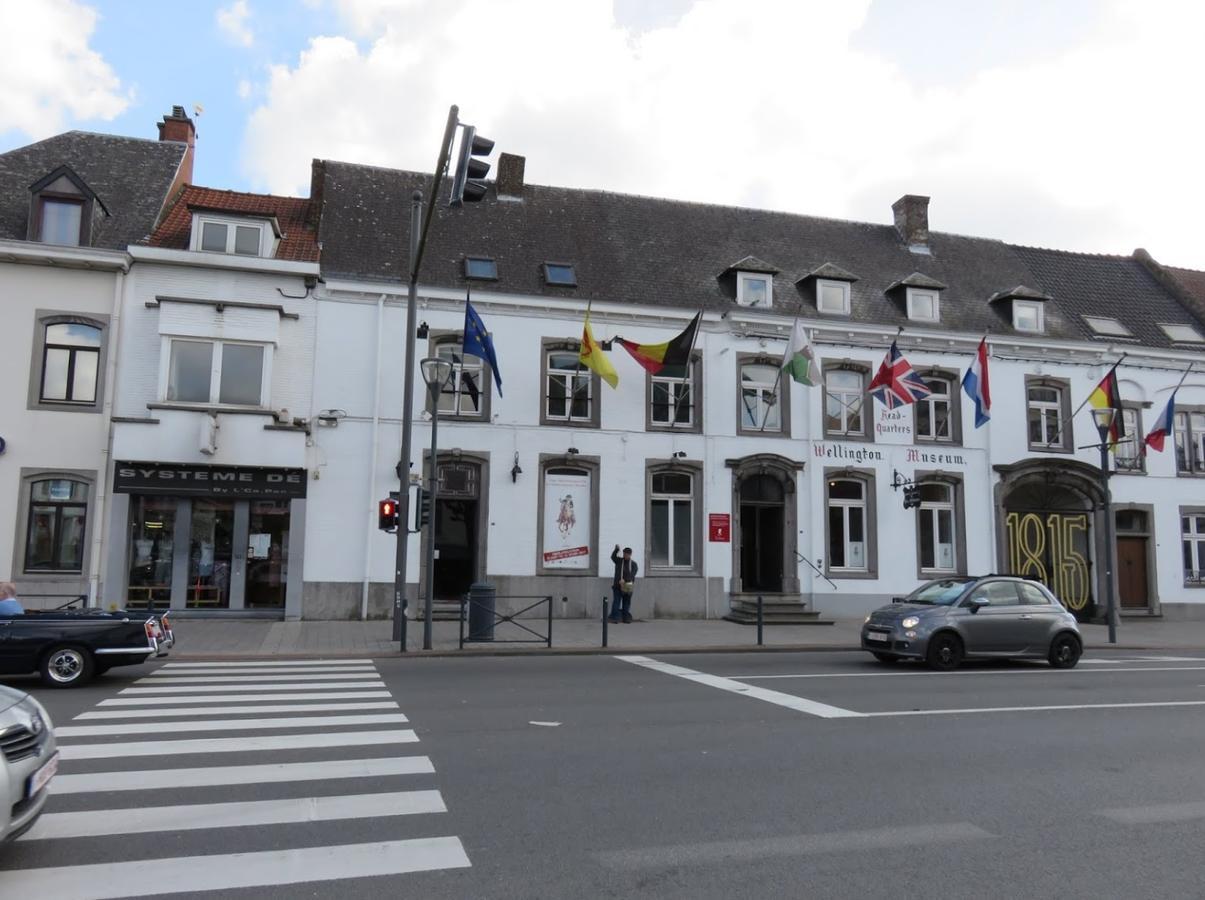 Bella Vita Inn Waterloo Bagian luar foto